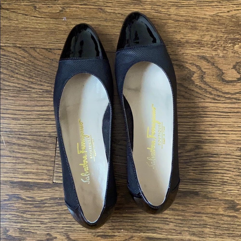 Salvatore Ferragamo pumps Sz 6.5AA
